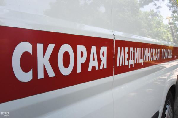 В Кисловодске подросток на «Жигулях» врезался в ограждение дома